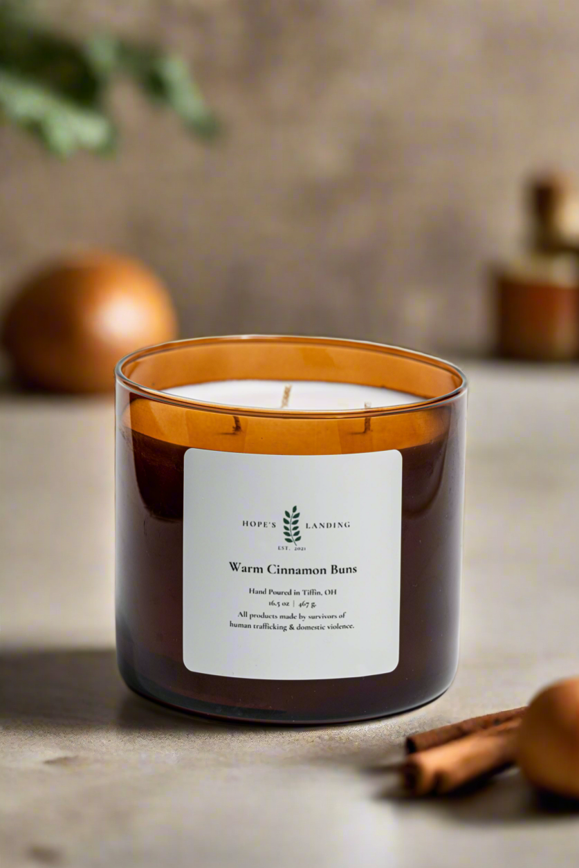 Warm Cinnamon Buns Candle: 16oz